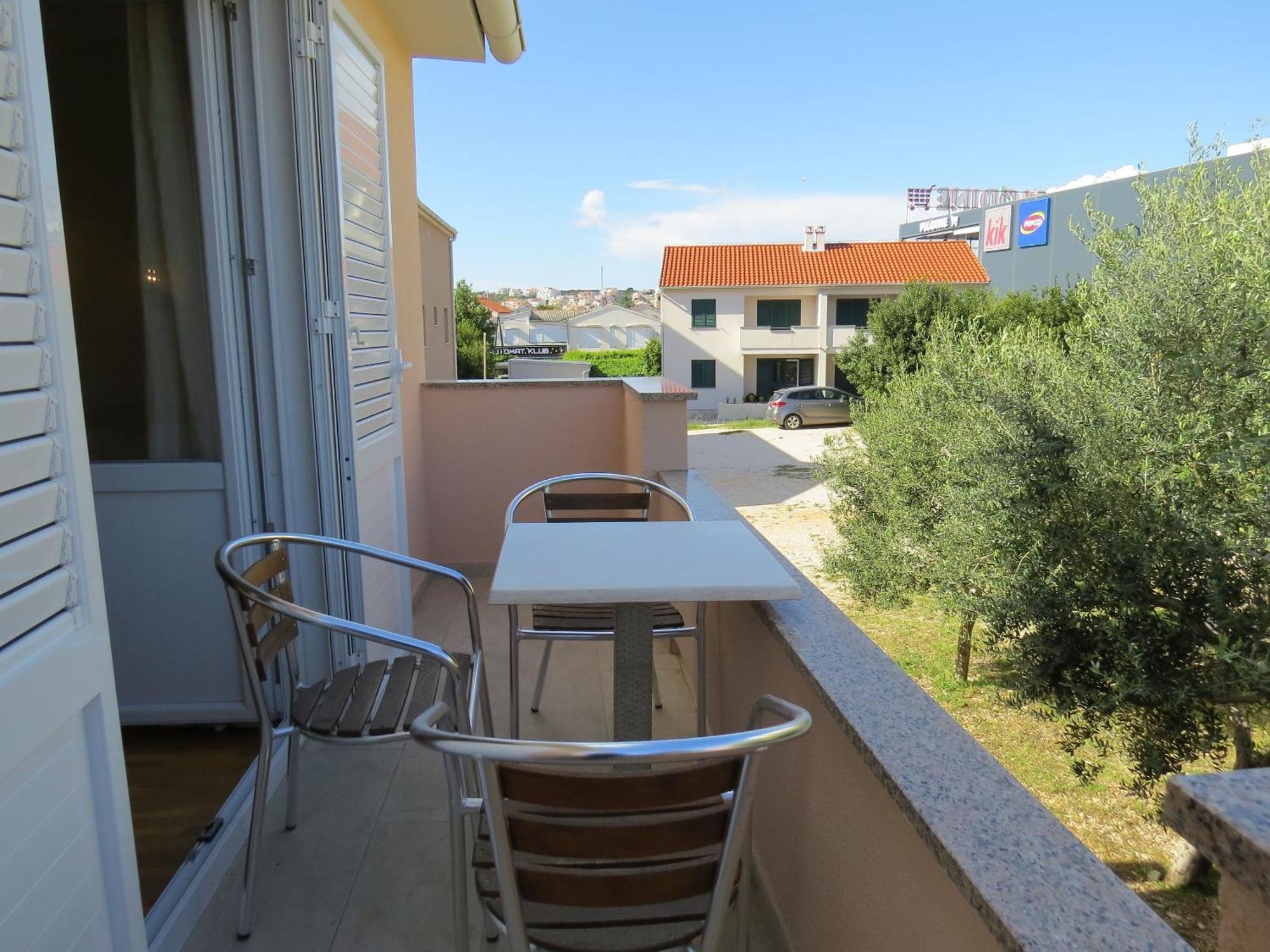 Apartment And Rooms Amenka Novalja Exterior photo