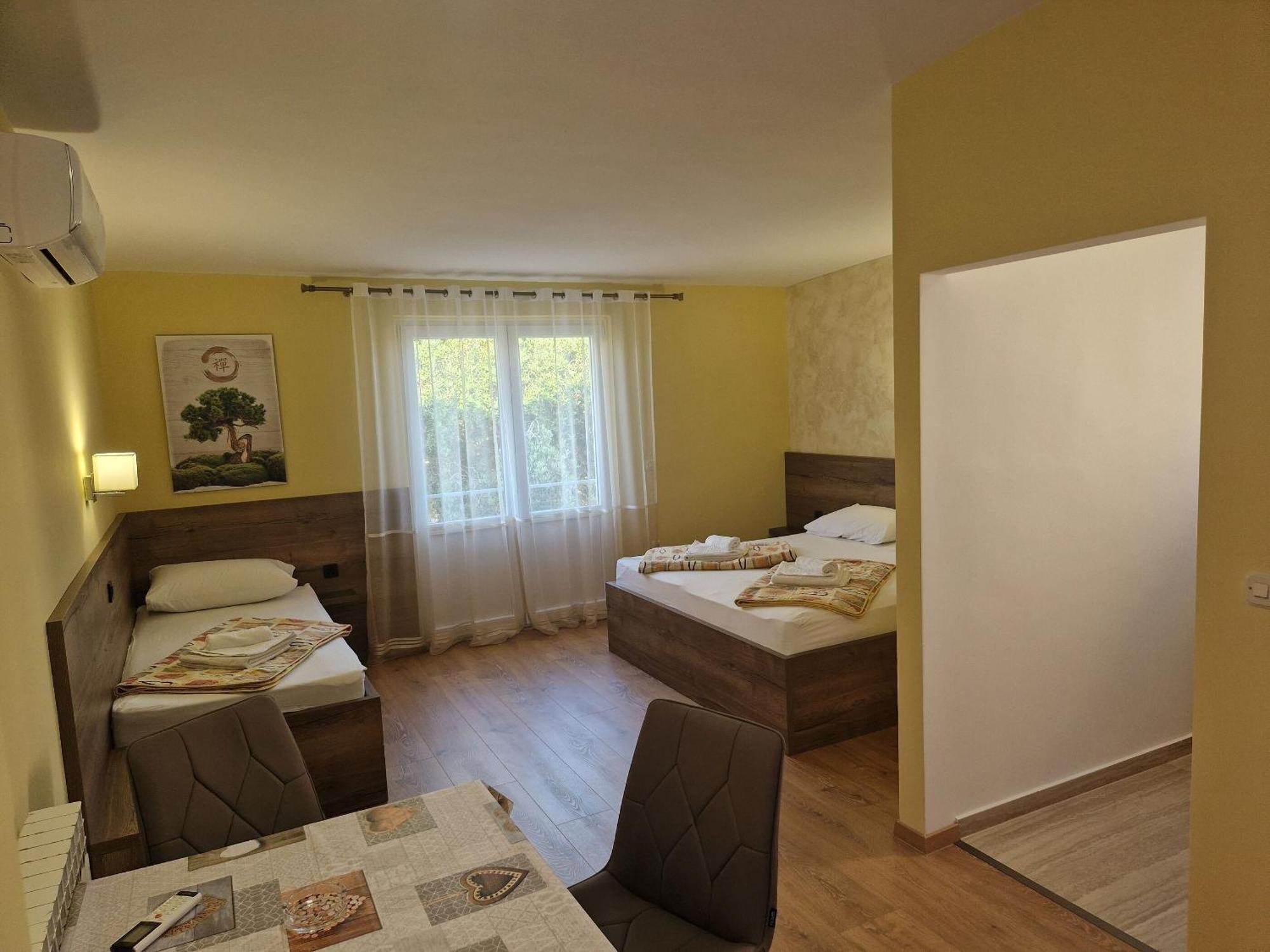 Apartment And Rooms Amenka Novalja Exterior photo